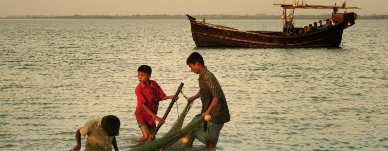 iStock_Bangladesh-fishing.jpg